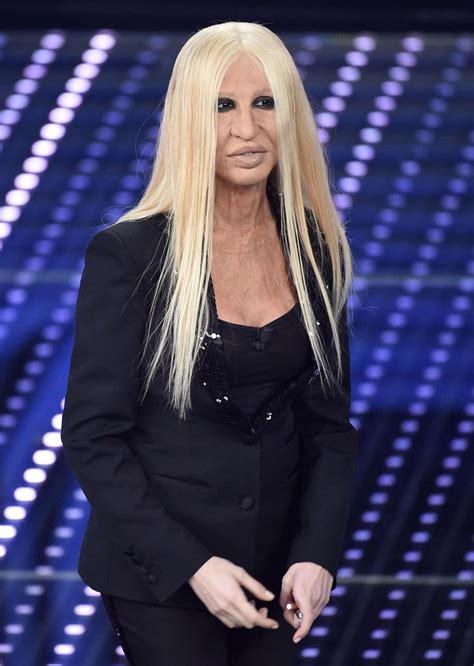 donatella versace imitazione virginia|Virginia Raffaele a Sanremo 2016: l’imitazione di .